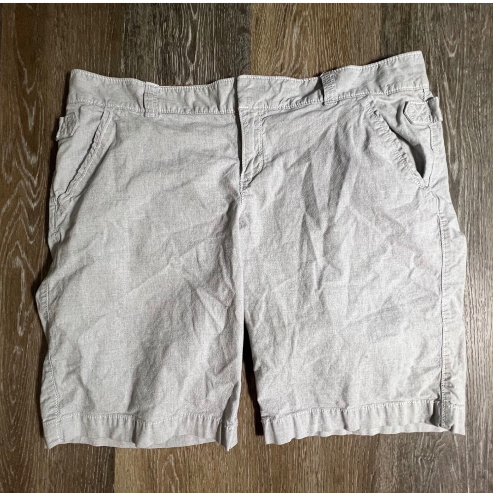 Old Navy Bermuda Shorts Womens 16 Gray Button Tab Pockets Casual Summer